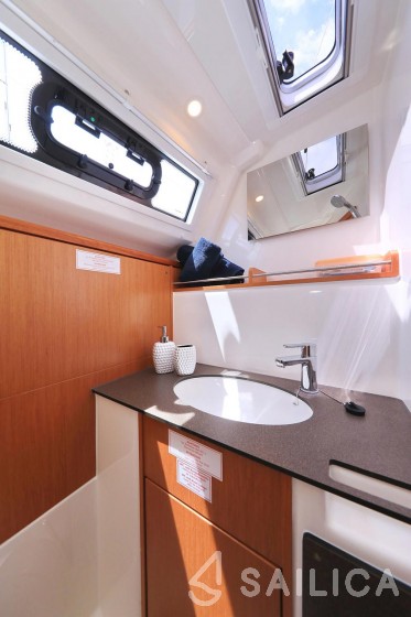 Bavaria 37 Cruiser - Yacht Charter Sailica