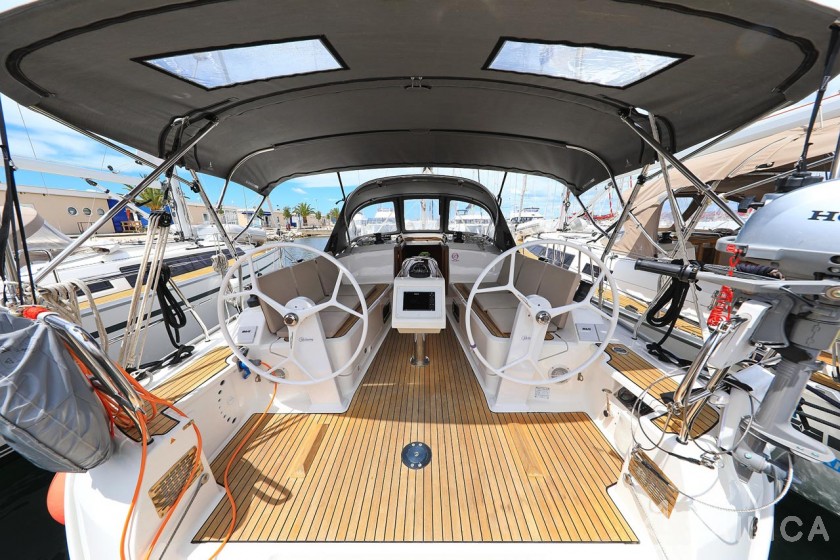 Bavaria 37 Cruiser - Yacht Charter Sailica