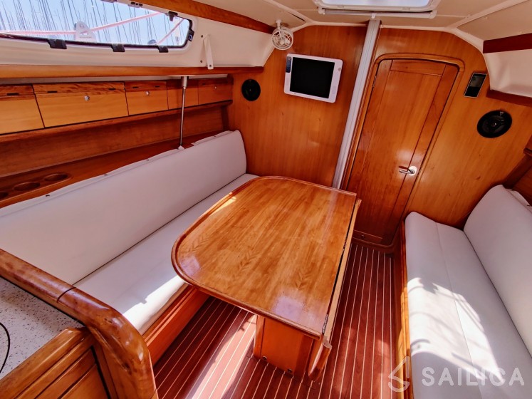 Bavaria 31 Cruiser - Yacht Charter Sailica