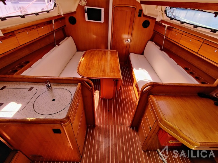 Bavaria 31 Cruiser - Yacht Charter Sailica