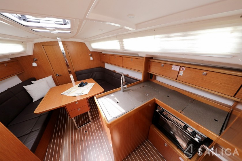 Bavaria Cruiser 34 - Yacht Charter Sailica