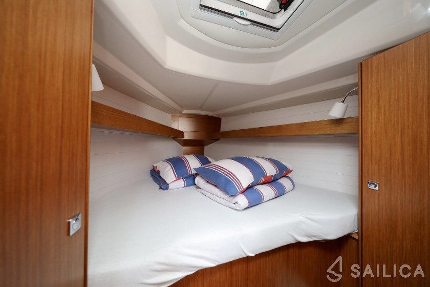Bavaria Cruiser 34 - Yacht Charter Sailica