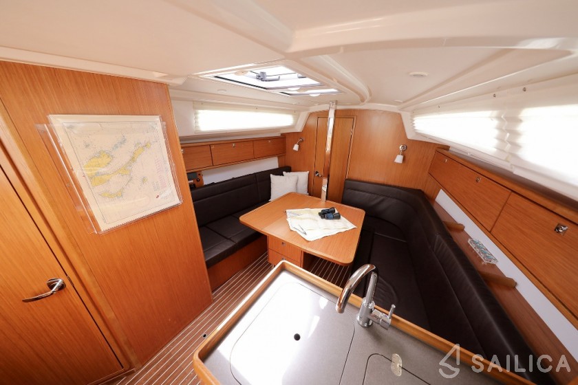Bavaria Cruiser 34 - Yacht Charter Sailica