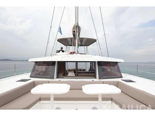 Bali 4.1 - Yacht Charter Sailica