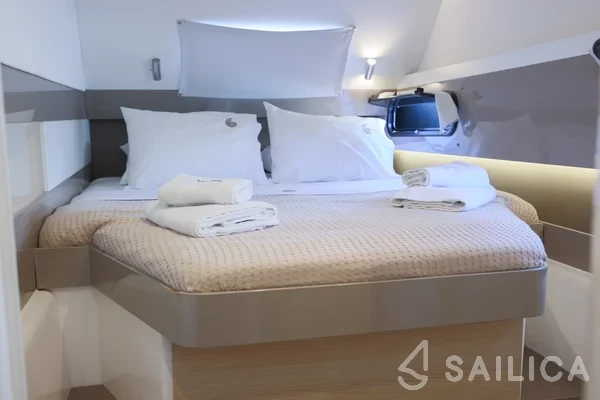 Bali 4.1 - Yacht Charter Sailica