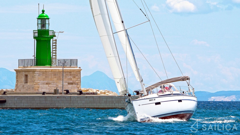 Bavaria 37 Cruiser - Yacht Charter Sailica