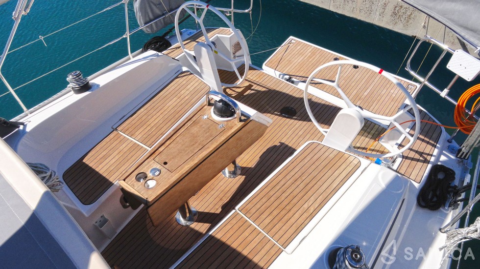 Bavaria 37 Cruiser - Yacht Charter Sailica