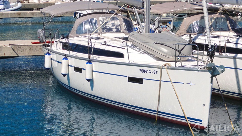 Bavaria 37 Cruiser - Yacht Charter Sailica