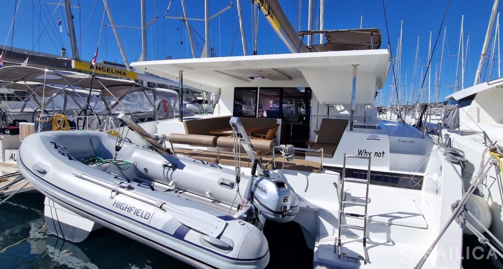 Lucia 40 - Yacht Charter Sailica
