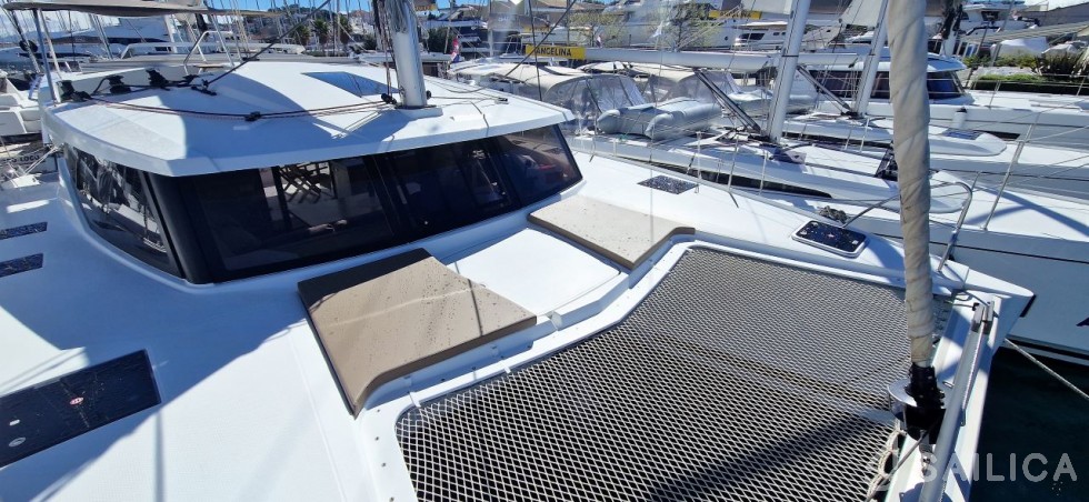 Lucia 40 - Yacht Charter Sailica