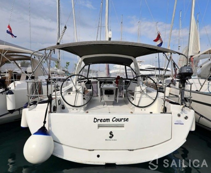 Oceanis 41.1 - Yacht Charter Sailica