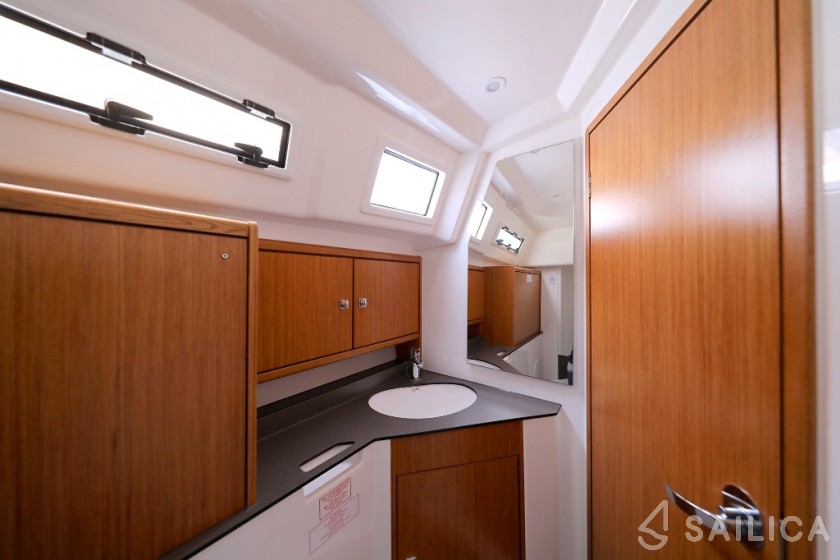 Bavaria 33 Cruiser - Yacht Charter Sailica