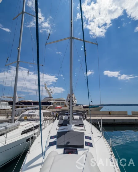Sense 50 - Yacht Charter Sailica
