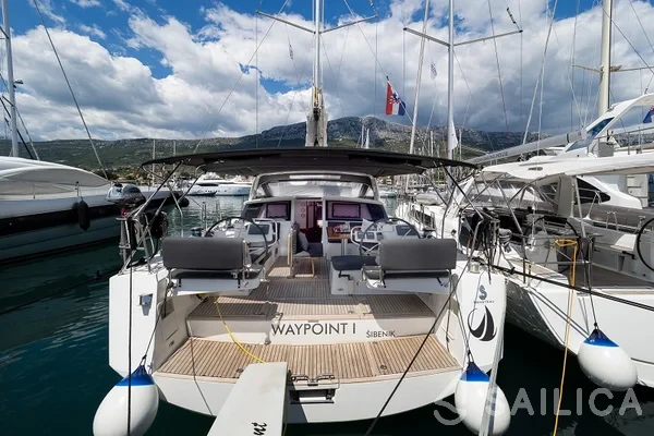 Sense 50 - Yacht Charter Sailica