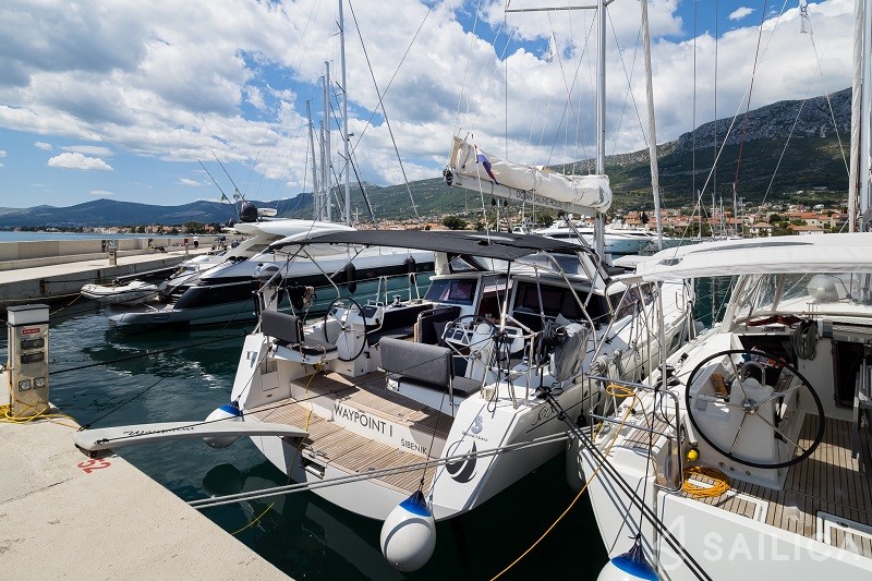 Sense 50 - Yacht Charter Sailica