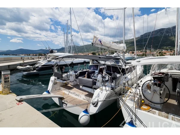Sense 50 - Yacht Charter Sailica