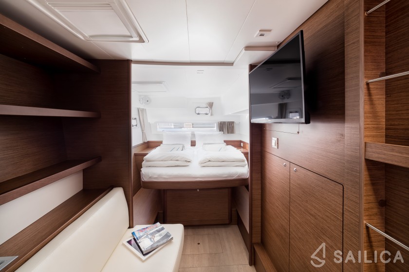 Lagoon 42 - Yacht Charter Sailica