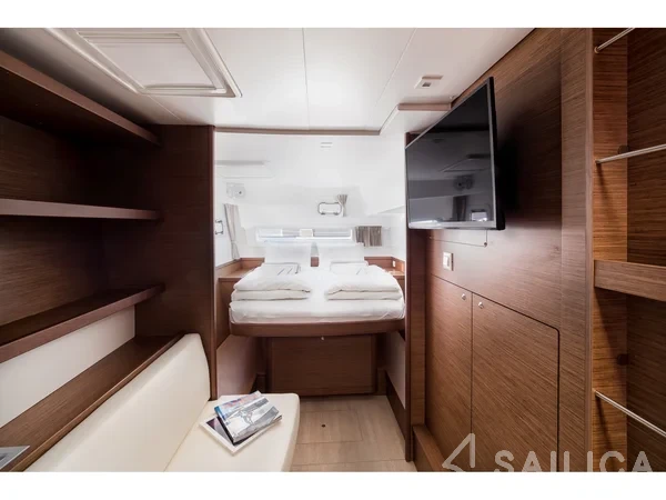 Lagoon 42 - Yacht Charter Sailica