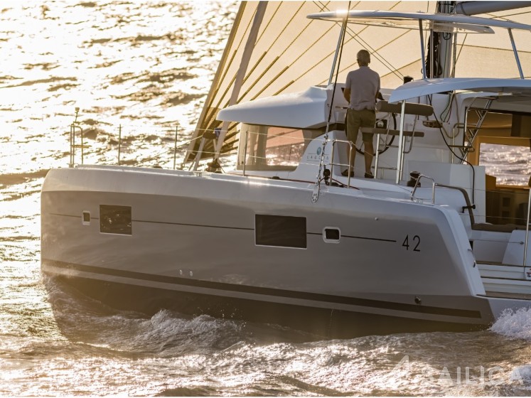 Lagoon 42 - Yacht Charter Sailica