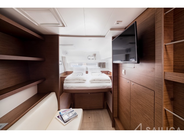 Lagoon 42 - Yacht Charter Sailica