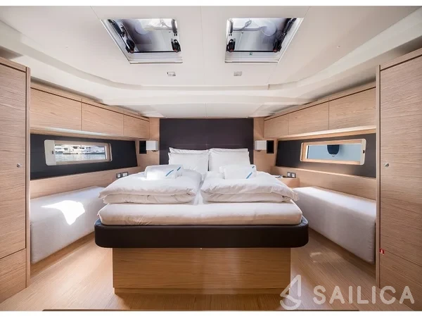 Oceanis 51.1 - Yacht Charter Sailica
