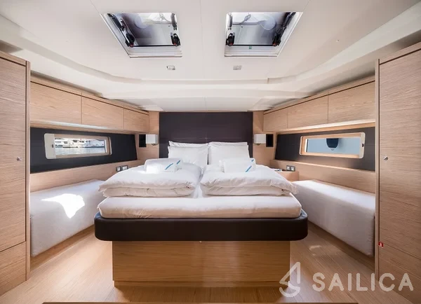 Oceanis 51.1 - Yacht Charter Sailica