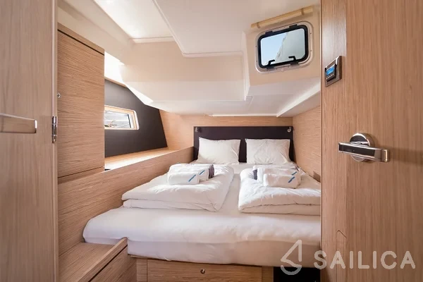 Oceanis 51.1 - Yacht Charter Sailica