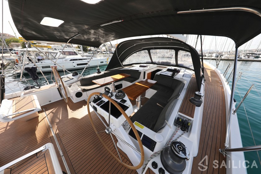 Hanse 575 - Yacht Charter Sailica