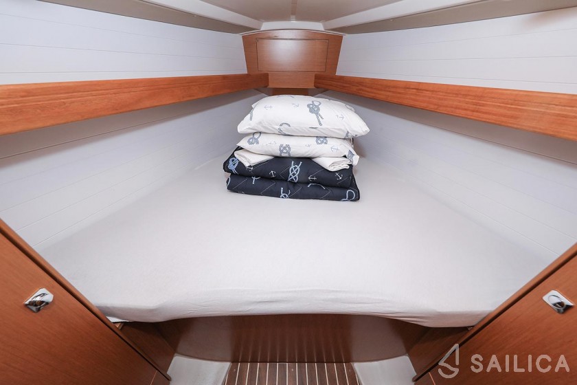 Bavaria 34 Cruiser - Yacht Charter Sailica
