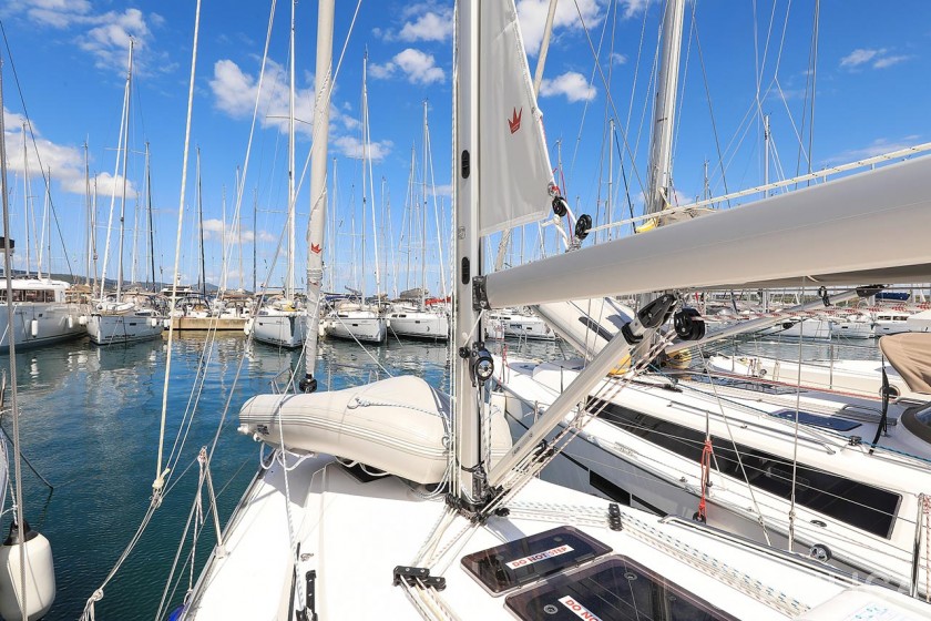 Bavaria 34 Cruiser - Yacht Charter Sailica