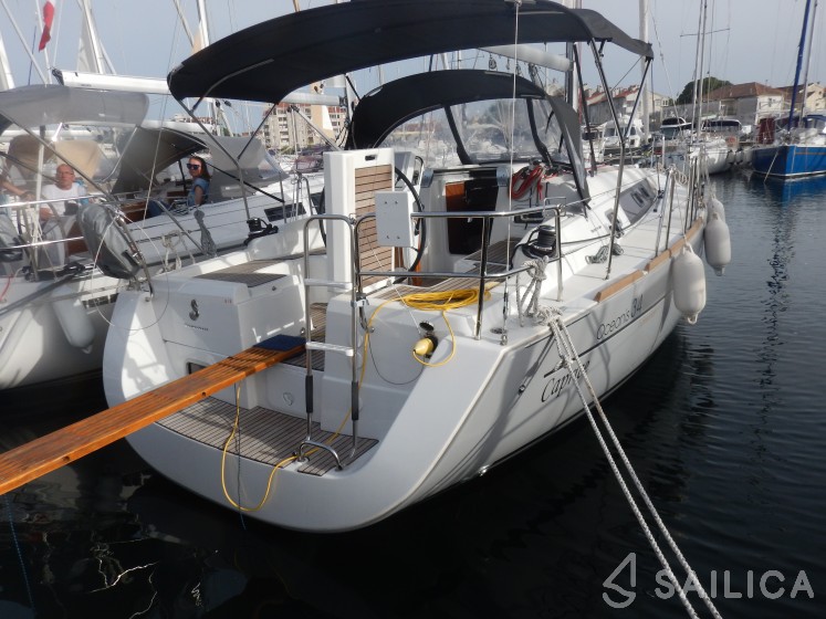 Oceanis 34 - Yacht Charter Sailica