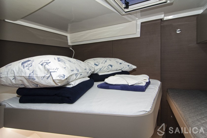 Bali Catspace - Yacht Charter Sailica
