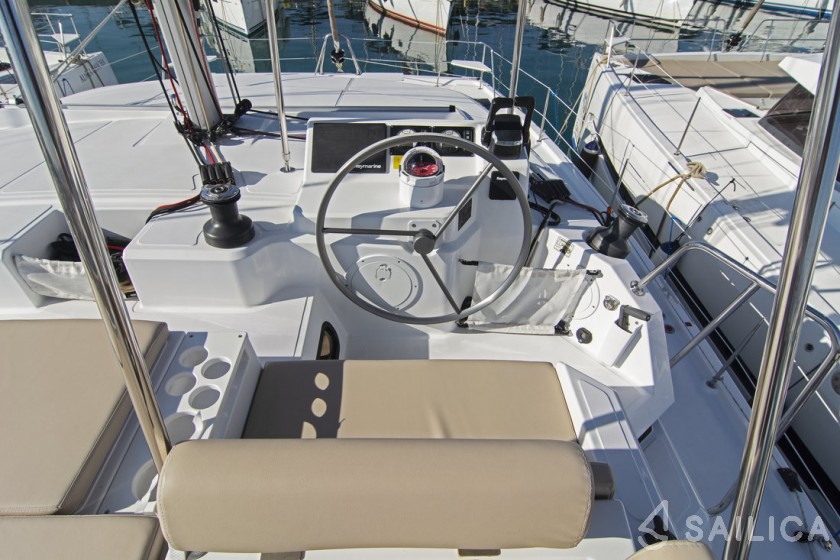 Bali Catspace - Yacht Charter Sailica