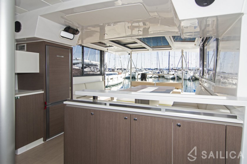 Bali Catspace - Yacht Charter Sailica