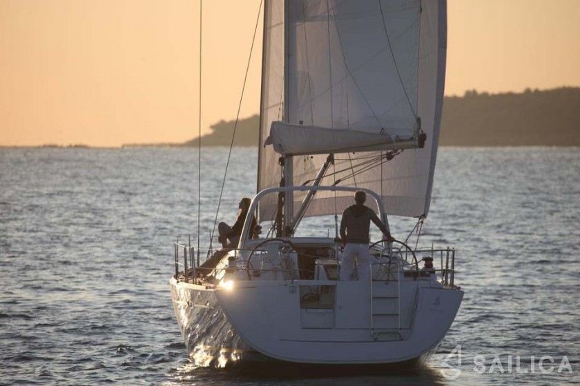 Oceanis 50 - Yacht Charter Sailica