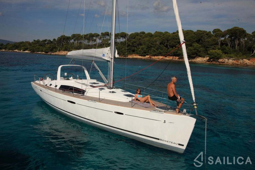 Oceanis 50 - Yacht Charter Sailica