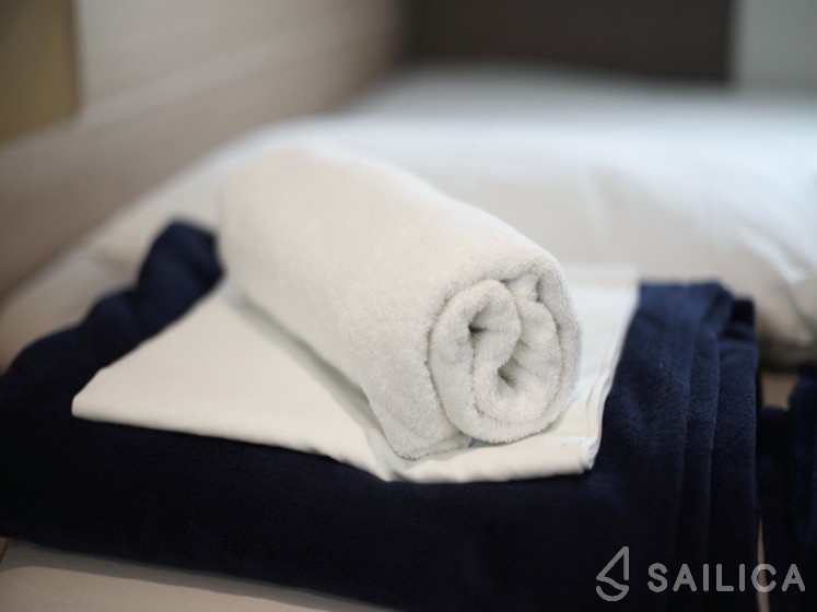 Bali 4.0 - Yacht Charter Sailica