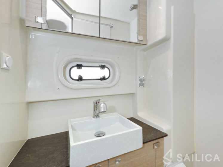 Bali 4.0 - Yacht Charter Sailica