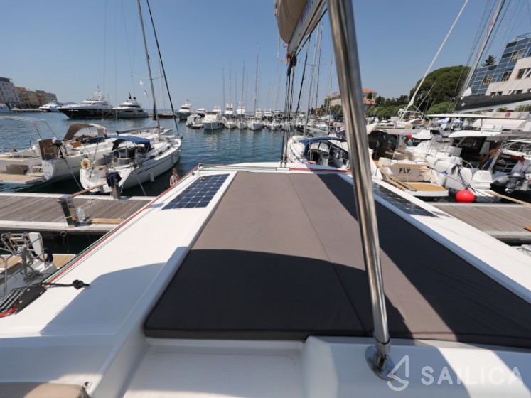 Bali 4.0 - Yacht Charter Sailica