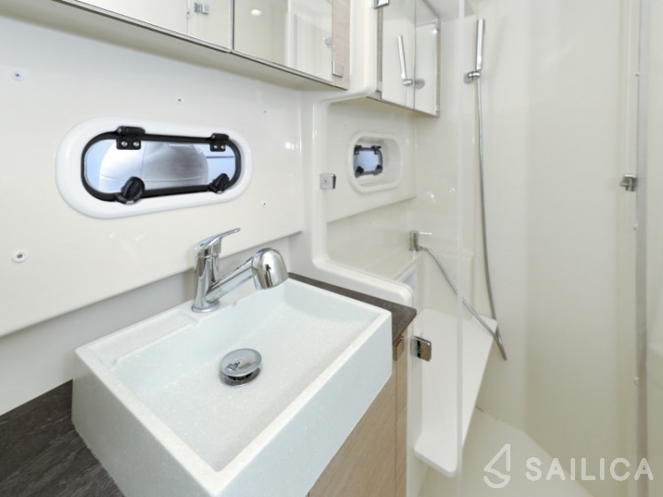 Bali 4.0 - Yacht Charter Sailica