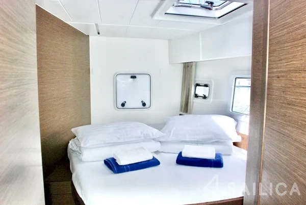 Lagoon 42 - Yacht Charter Sailica