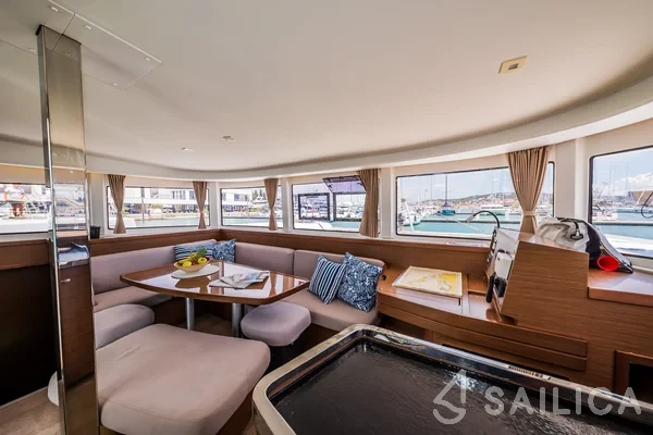 Lagoon 42 - Yacht Charter Sailica