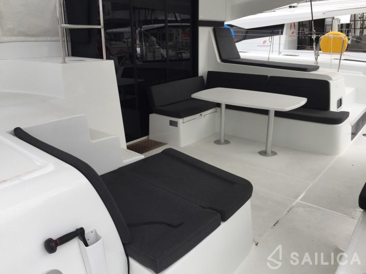 Lagoon 42 - Yacht Charter Sailica