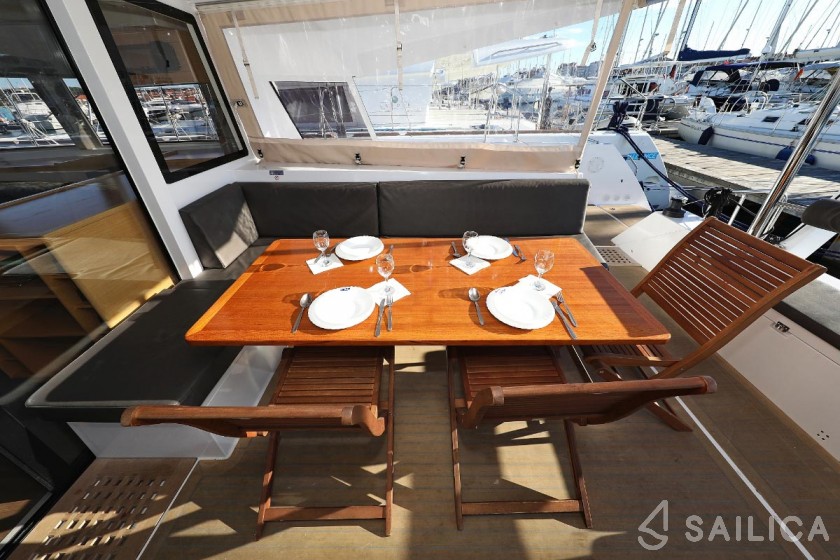 Nautitech 46 Fly - Yacht Charter Sailica