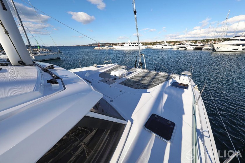 Nautitech 46 Fly - Yacht Charter Sailica