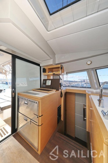 Nautitech 46 Fly - Yacht Charter Sailica