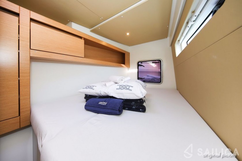Nautitech 40 open NEW - 4 + 2 cab. - Yacht Charter Sailica