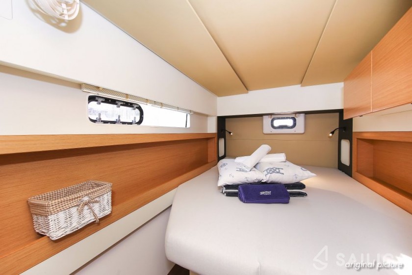 Nautitech 40 open NEW - 4 + 2 cab. - Yacht Charter Sailica