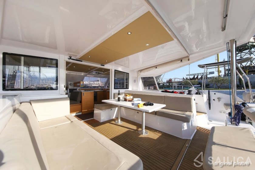 Nautitech 40 open NEW - 4 + 2 cab. - Yacht Charter Sailica