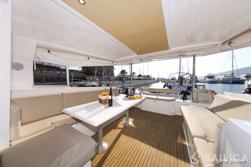 Nautitech 40 open NEW - 4 + 2 cab. - Yacht Charter Sailica